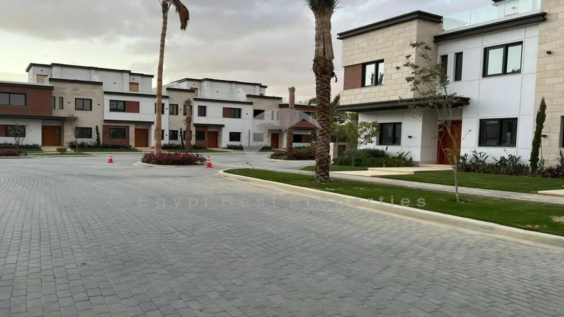 town house cheap price at 5th settellment azzar