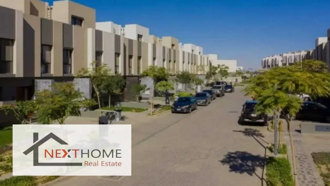 At the price of a 693 sqm villa apartment in Al B
