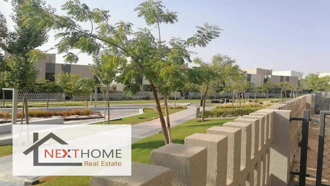 At the price of a 693 sqm villa apartment in Al B