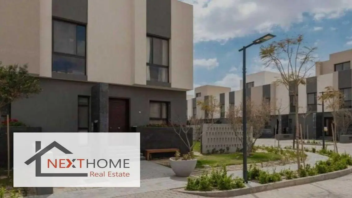 At the price of a 693 sqm villa apartment in Al B