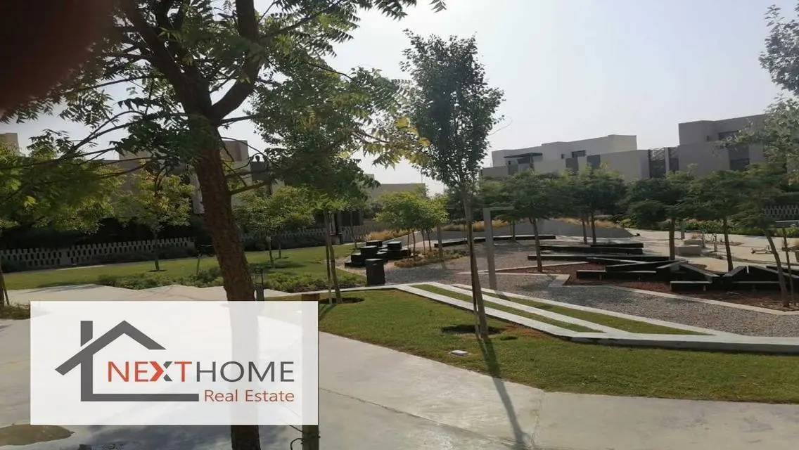 At the price of a 693 sqm villa apartment in Al B
