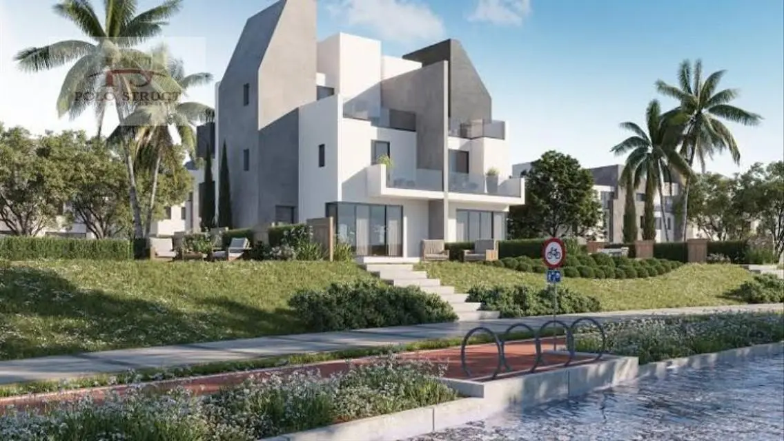 Luxury Home with Pool and Private Garden for Sale in a Prime Location