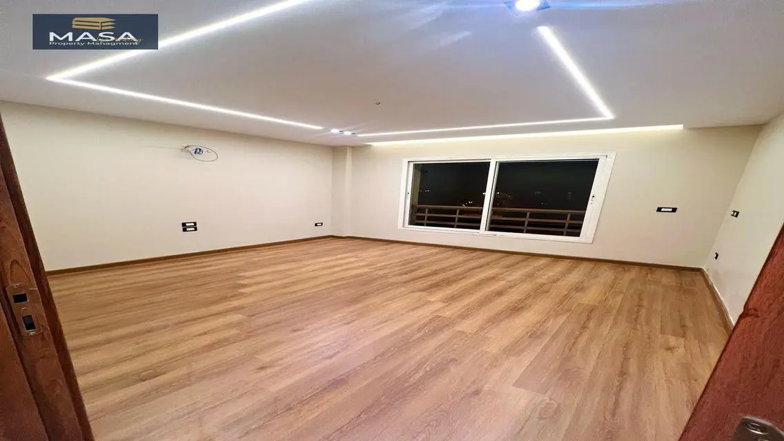بيع بمدينتي 143م تشطيبات خاصه مميزه موقع وفيو مميز