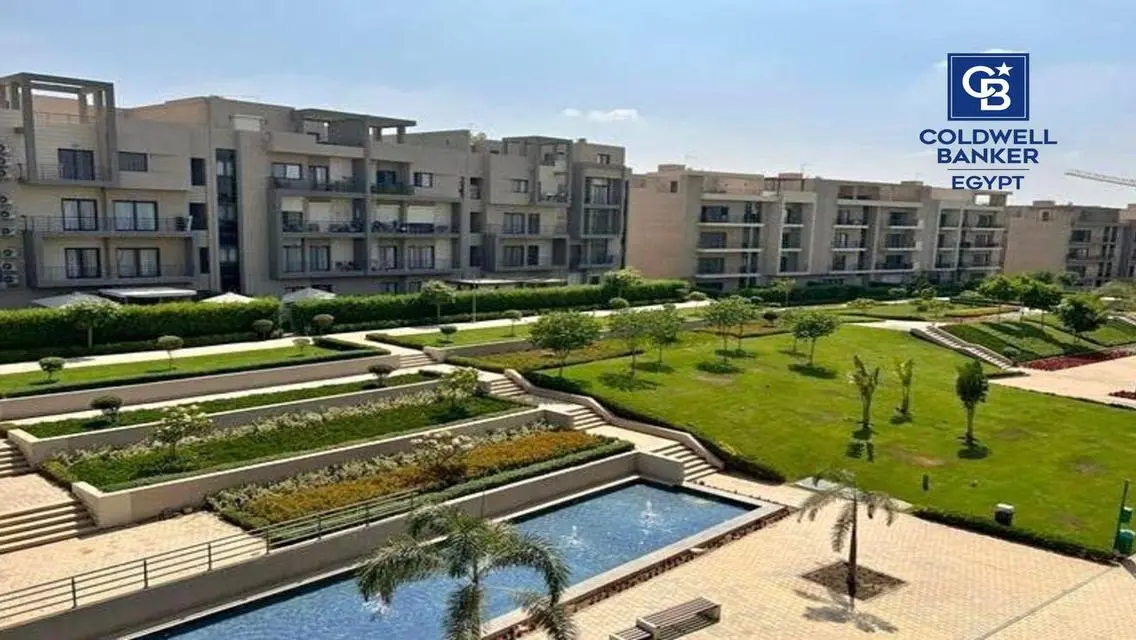 شقة في موقع متميز جدا بكمبوند فيفث سكوير المراسم