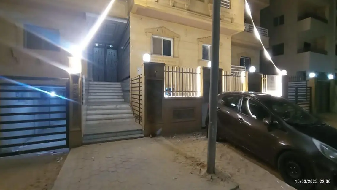 ارضي مرتفع بحديقه ودخل خاص هاي لوكس باحسن لوكيشن