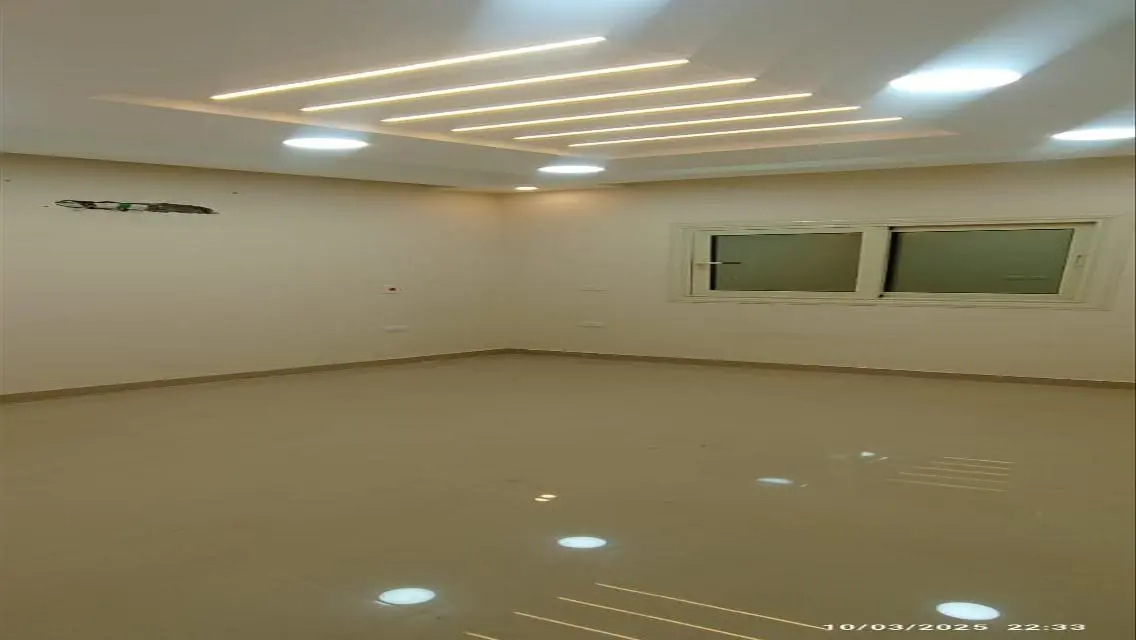 ارضي مرتفع بحديقه ودخل خاص هاي لوكس باحسن لوكيشن