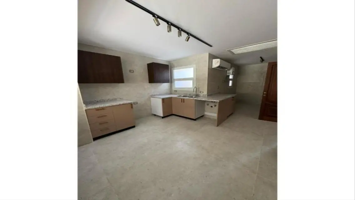 Townhouse for rent in Etapa Sheikh Zayed el rabwa