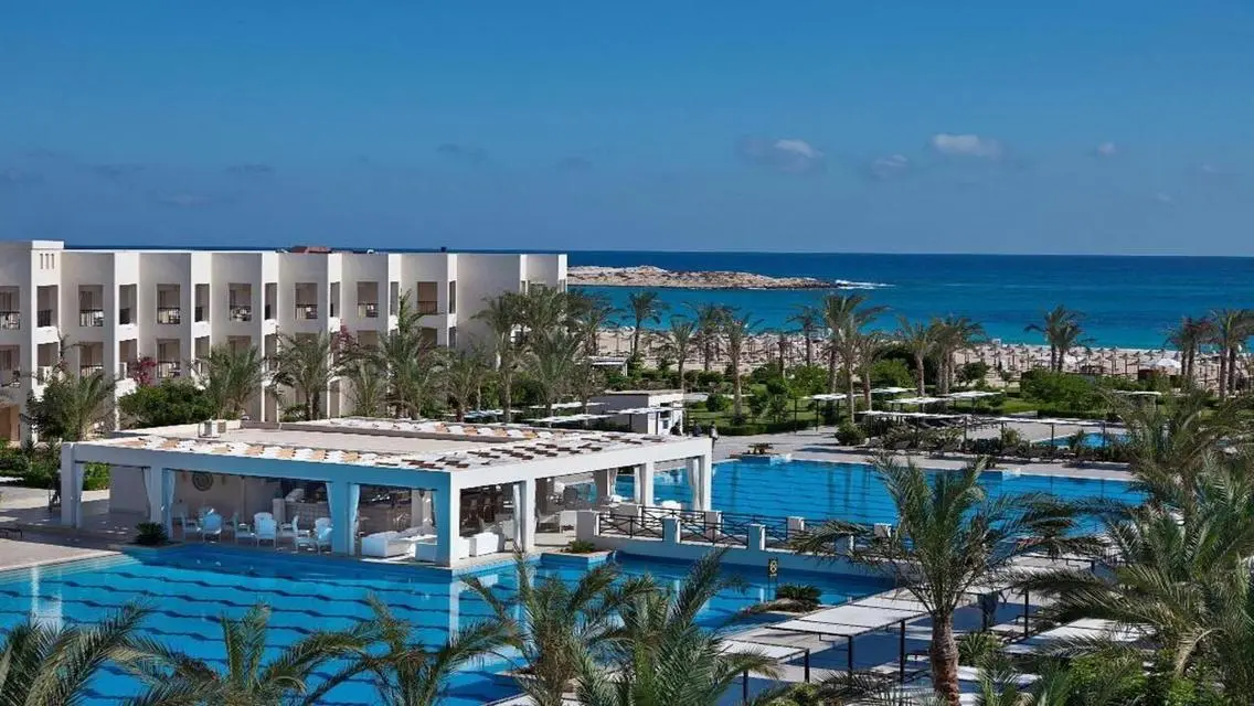 Resale one story villa in almaza first row phase 1