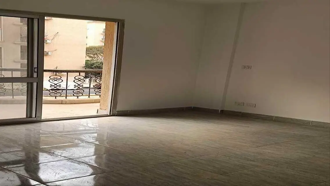 للايجار شقة 99 متر خطوات لمول افنيو في الرحاب
