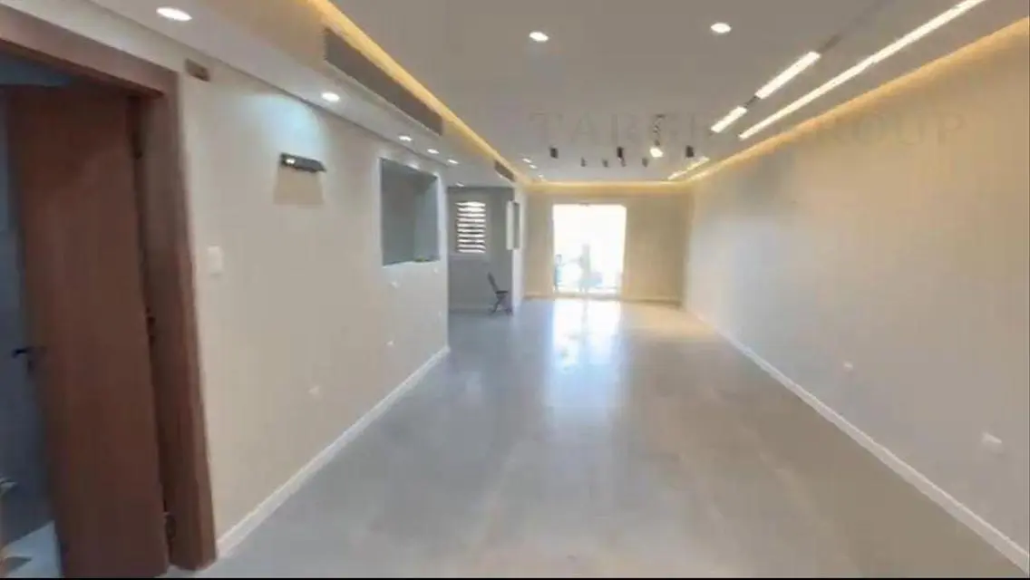 شقه غير مفروشه الترا مودرن اول سكن