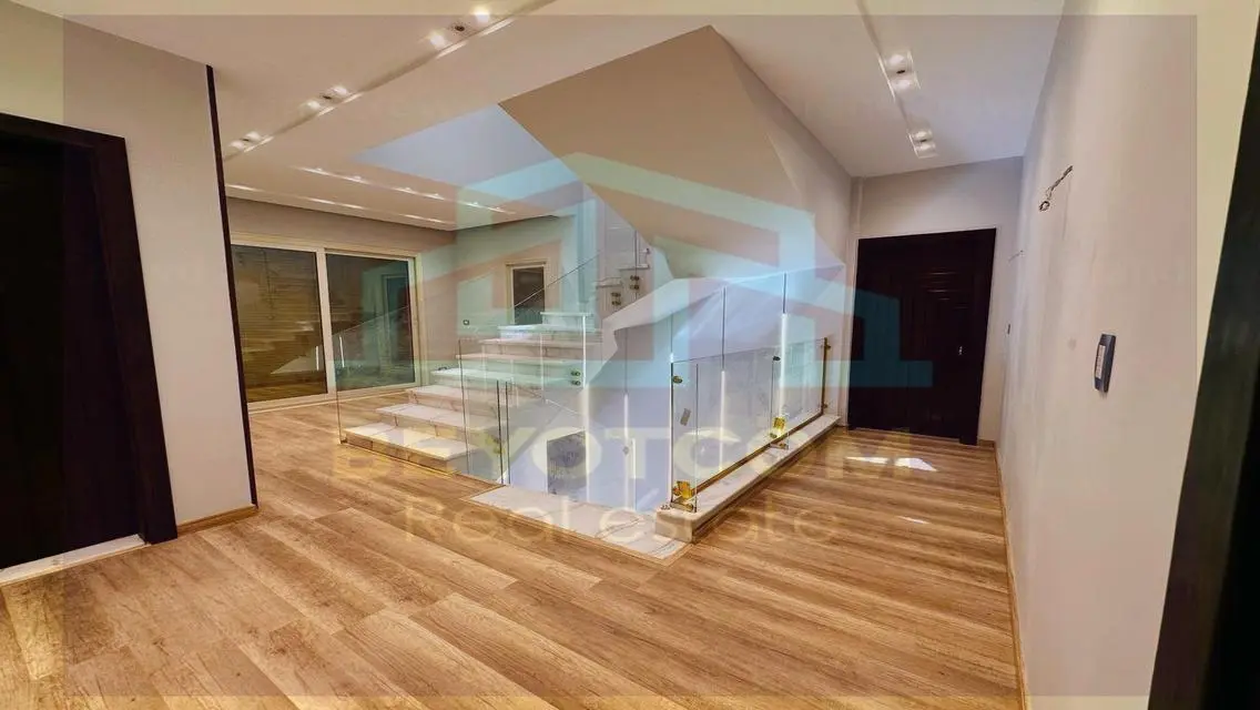 Luxury Apartment with Spacious Layout and Stunning Views