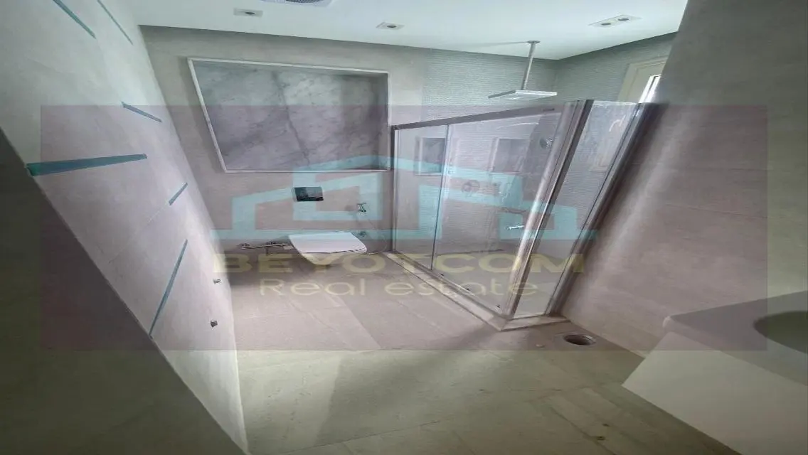 Luxury Apartment with Spacious Layout and Stunning Views