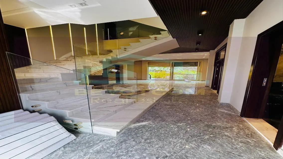 Luxury Apartment with Spacious Layout and Stunning Views