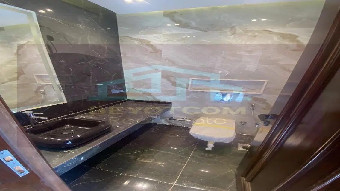 Luxury Apartment with Spacious Layout and Stunning Views