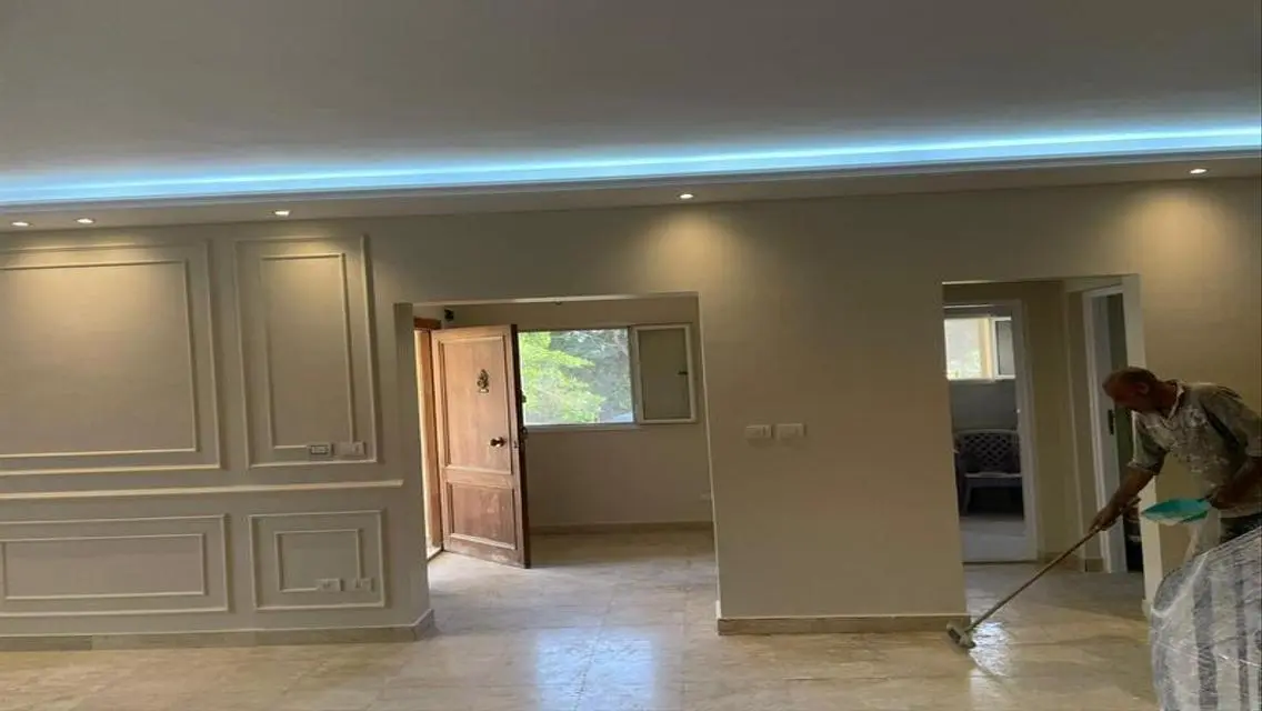 For rent, a four-story villa with special finishin