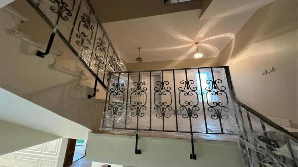 For rent, a four-story villa with special finishin