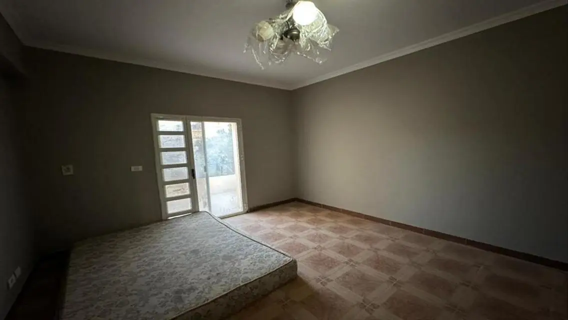 For rent, a four-story villa with special finishin