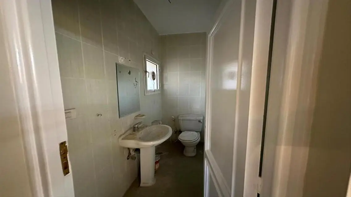 For rent, a four-story villa with special finishin