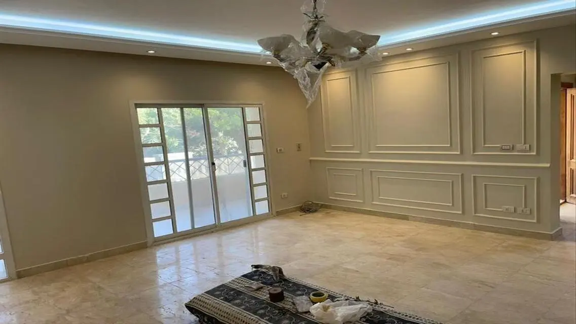 For rent, a four-story villa with special finishin