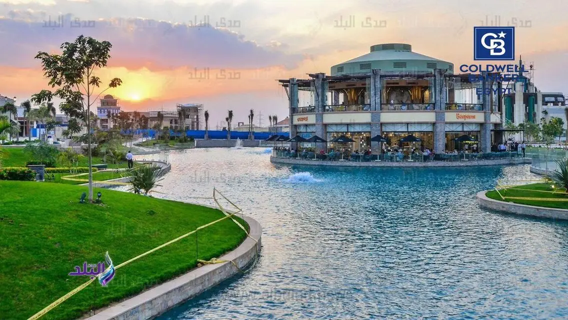 محل في اوبن اير مدينتي واجهه مفتوحه في مدخل المول