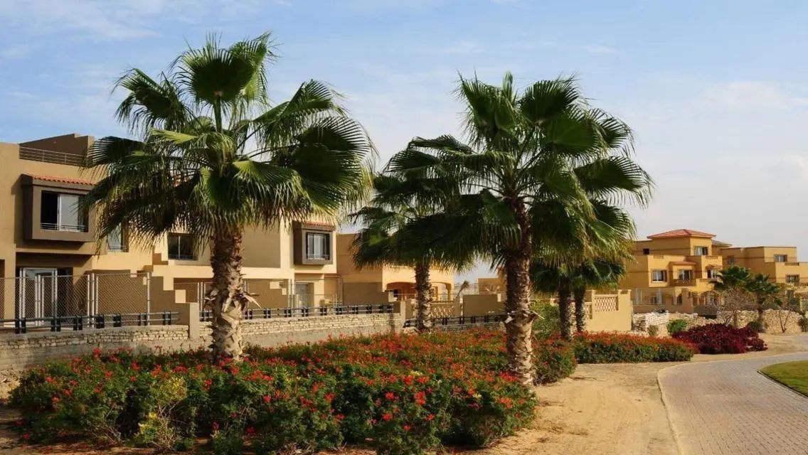 اخر فيلا 1184م فورى على الجولف مع بالم هيلز .