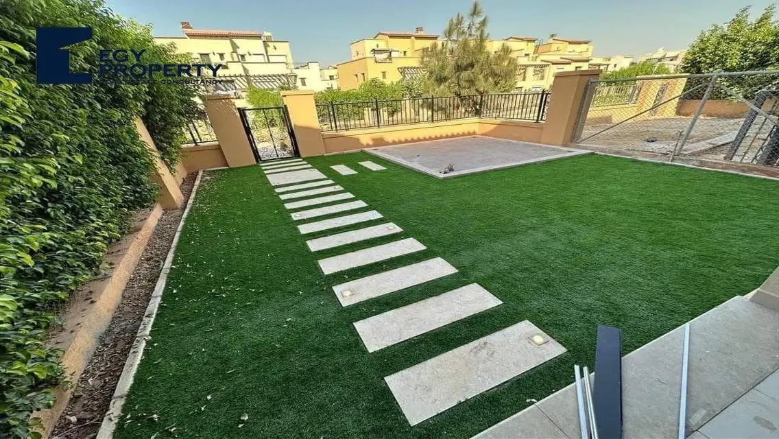 فيلا تاون هاوس بموقع مميز في ميفيدا تشطيب كامل