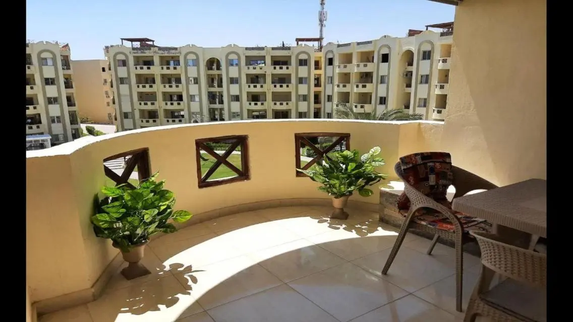 بنت هاوس للبيع بافضل سعر فالماركت يري البحر