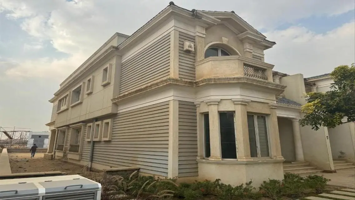 I-villa ready to delivery in a very prime location