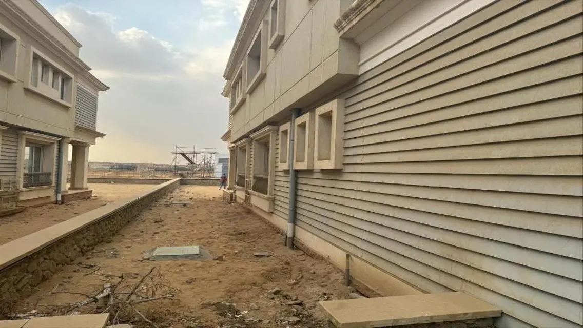 I-villa ready to delivery in a very prime location