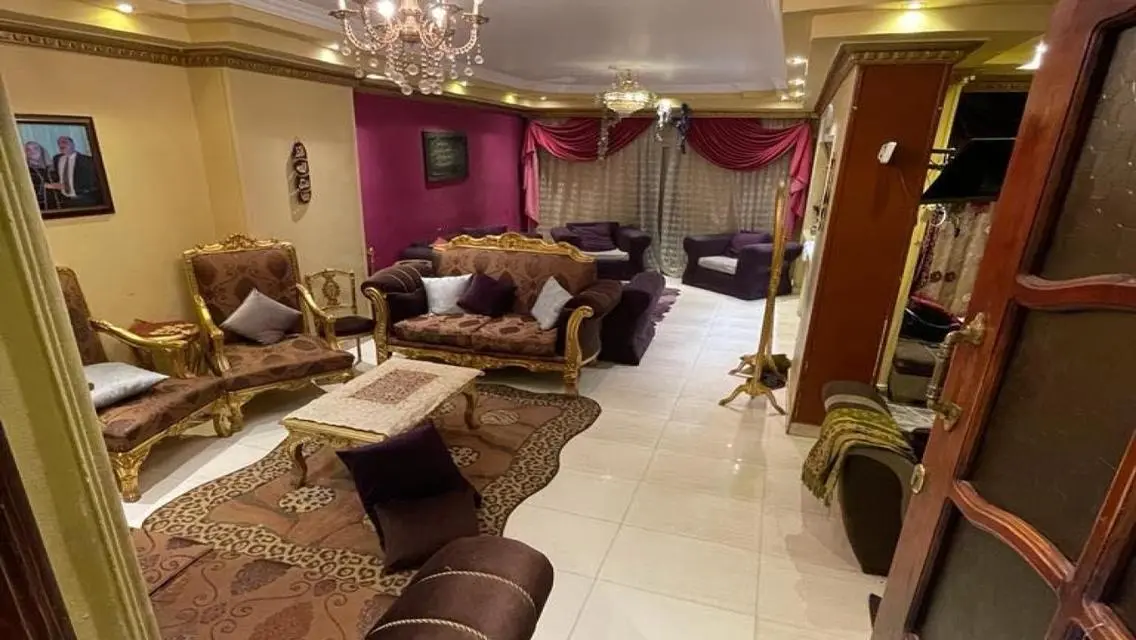 لقطه شقه للبيع مساحتها 233 متر مسجله شهر عقاري 