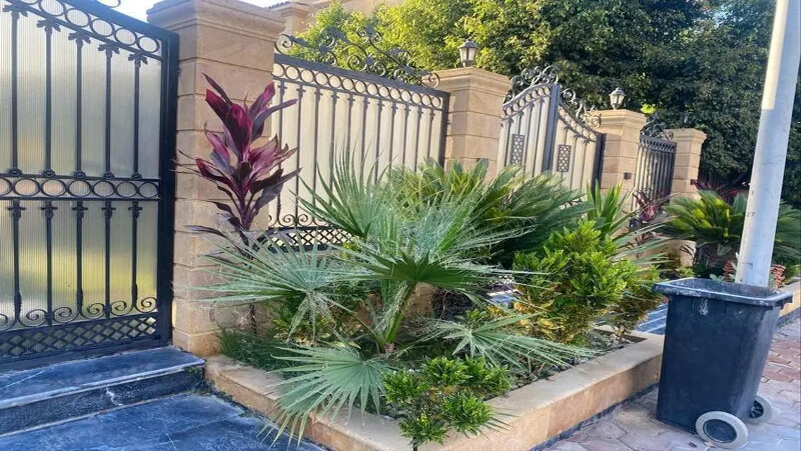 للبيع فيلا نموذج مميز بحمام سباحة في الرحاب