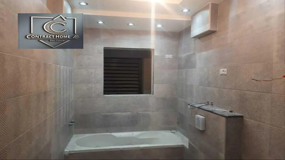 Apartment for rent with hotel furniture in Eastown