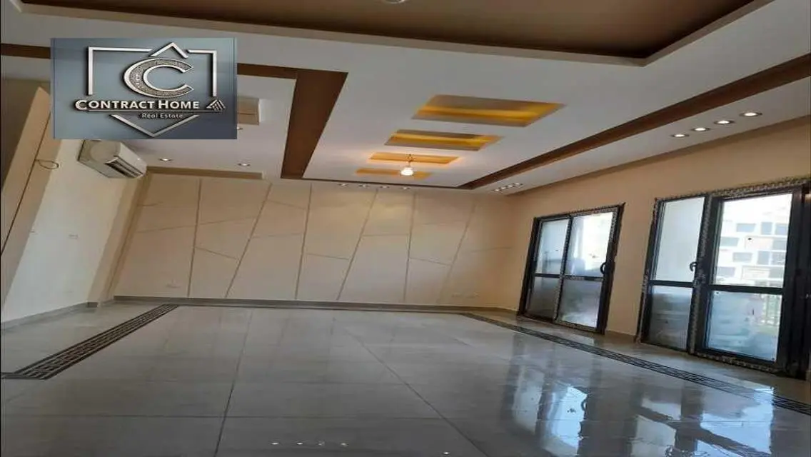 Apartment for rent with hotel furniture in Eastown