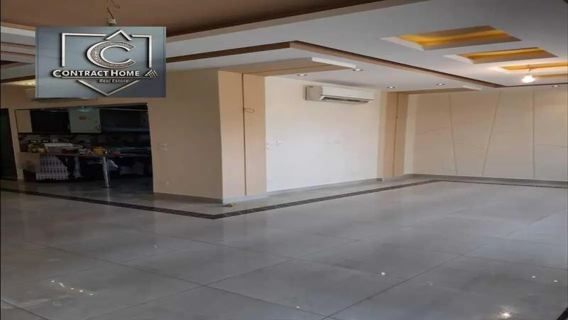 Apartment for rent with hotel furniture in Eastown