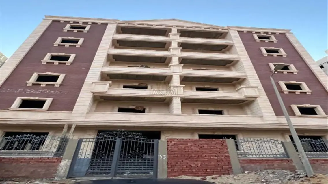 Luxury Apartment with Balcony and Security Guard