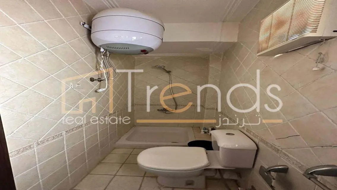 فيلا فاخرة للبيع مع إطلالة على بحيرات مميزة