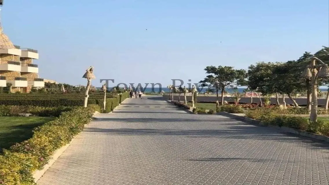 Luxury Apartment for Sale with Scenic Lake View