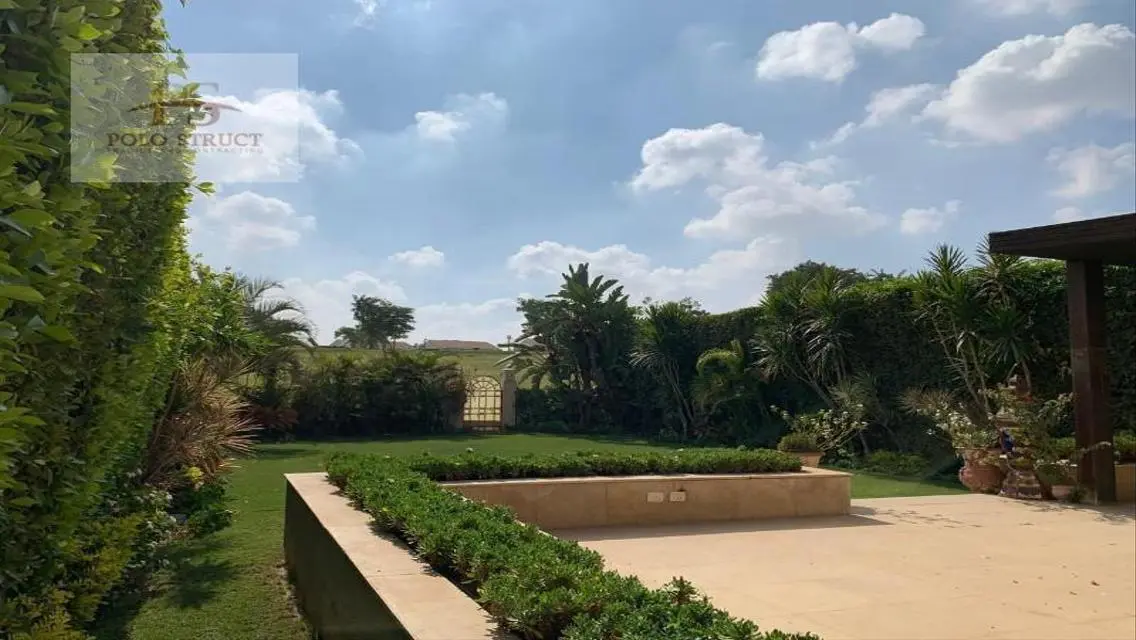 للبيع فيلا فى ٤٥١متر - سوبر لوكس تشطيب - فيو جولف