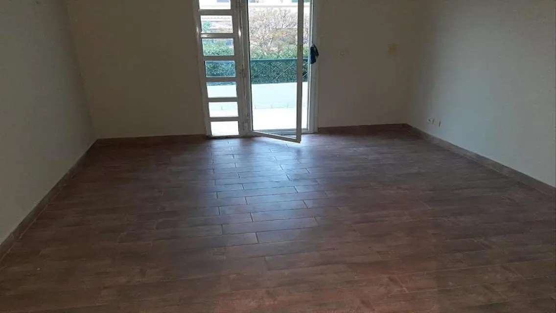 Luxury Apartment with Private Garden in Marina