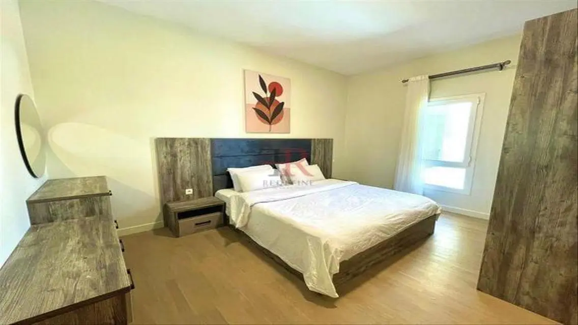 Luxurious Apartment for Sale with Spacious Layout in the Heart of the City