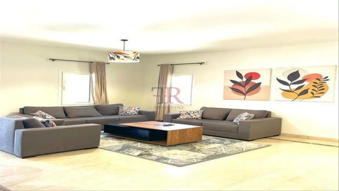 Luxurious Apartment for Sale with Spacious Layout in the Heart of the City