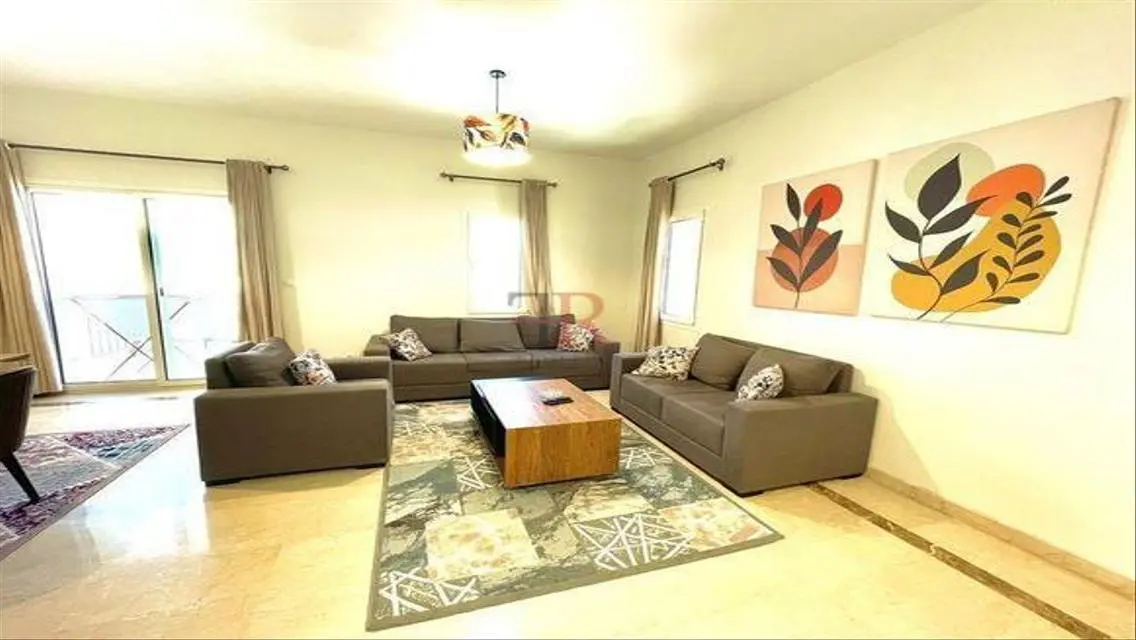 Luxurious Apartment for Sale with Spacious Layout in the Heart of the City