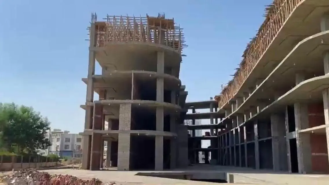 فرصة استثمارية مميزة بمساحة شاملة