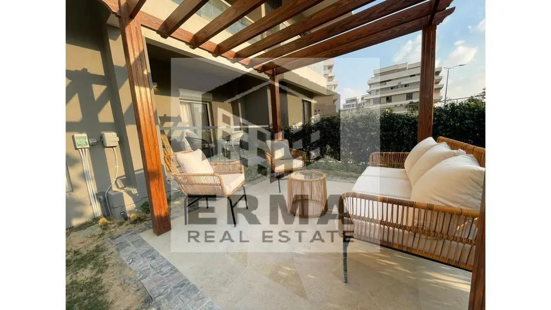 Apartment with garden for rent in Villette Sky