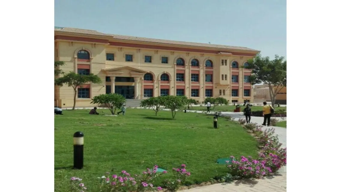 فيلا فاخرة للبيع في منطقة راقية