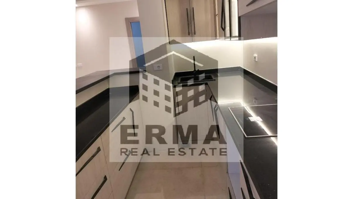 Apartment with garden for rent in Hyde Park
