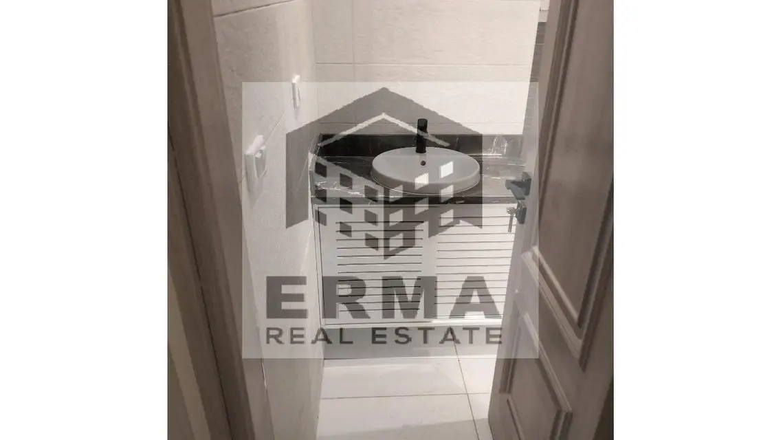 Apartment with garden for rent in Hyde Park