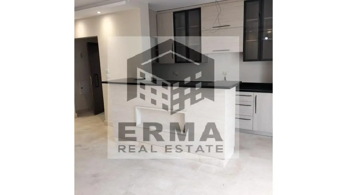 Apartment with garden for rent in Hyde Park