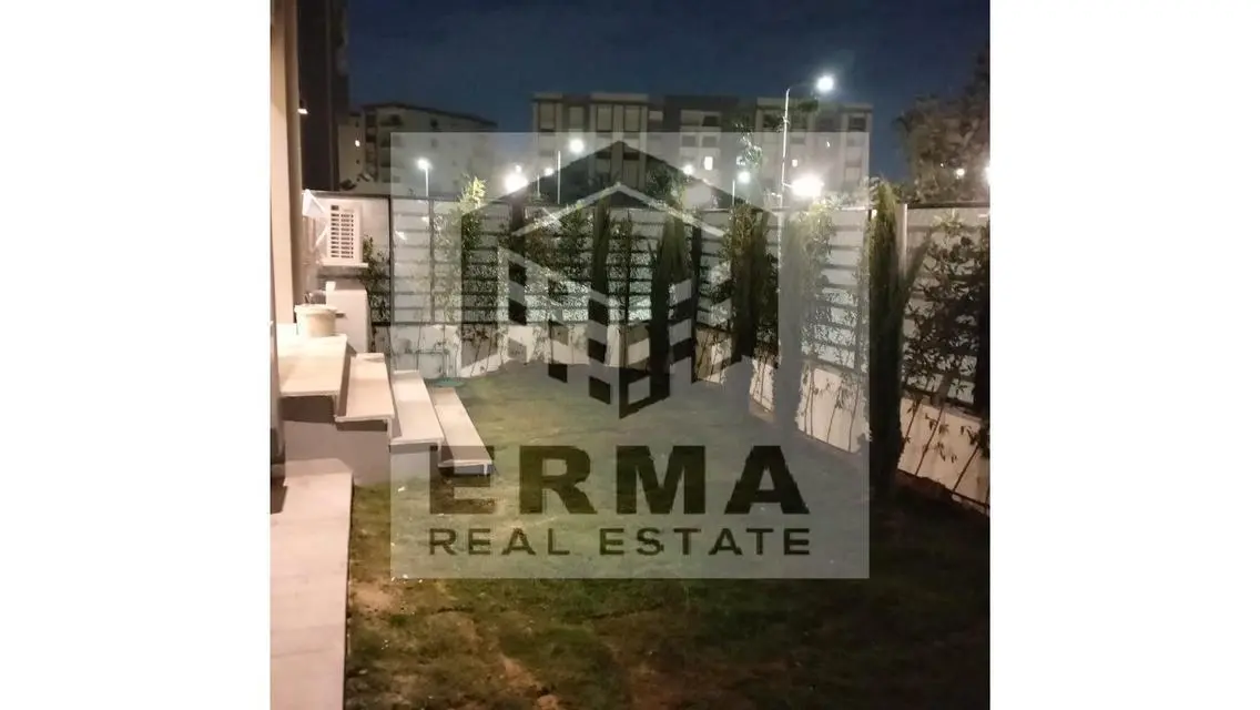 Apartment with garden for rent in Hyde Park