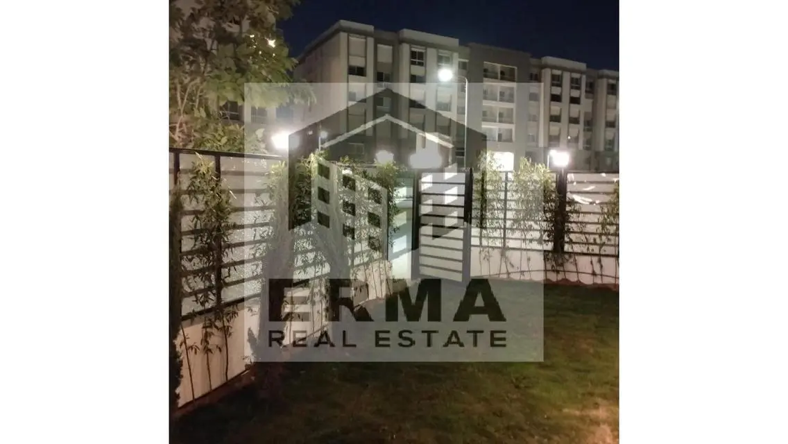 Apartment with garden for rent in Hyde Park
